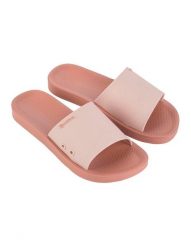 Klapki damskie sportowe basen trening plażę Ipanema Anatomica Classic. Czerwone klapki damskie Ipanema, na lato, z aplikacjami, z gumy, klasyczne, bez obcasa, na płaskiej podeszwie, bez zapięcia. Za 64.50 zł.