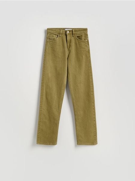 Jeansy straight fit - zielony. Zielone jeansy damskie Reserved, bez wzorów, z denimu. Za 139.99 zł.