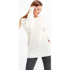 SWETER PATRIZIA PEPE. Białe swetry nierozpinane damskie Patrizia Pepe, l, z aplikacjami, z dzianiny, bez kołnierzyka, bez ramiączek. W wyprzedaży za 533.40 zł.