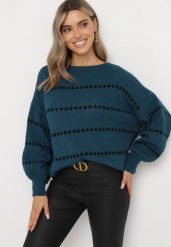 Granatowy Sweter z Bufiastymi Rękawami Ozdobiony Cienkimi Paskami Bilentia. Niebieskie swetry nierozpinane damskie Born2be, z aplikacjami, klasyczne, bez kołnierzyka, bez ramiączek. Za 74.99 zł.