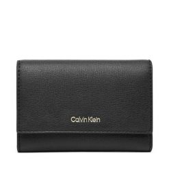 Portfel Calvin Klein. Czarne portfele damskie Calvin Klein. Za 229.99 zł.
