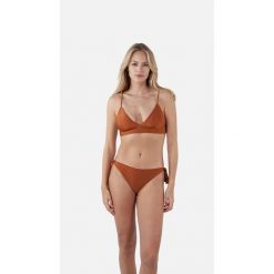 Figi do kostiumów kąpielowych dla kobiet Barts Isla Cheeky Bum Side Ties. Brązowe stroje kąpielowe damskie Barts, m, bez wzorów. Za 162.50 zł.