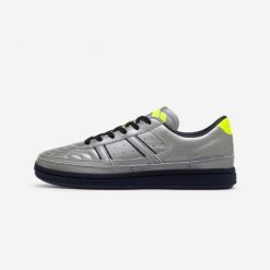 Sneakersy unisex Player 80 Offside Limitowana Edycja. Szare obuwie sportowe damskie Decathlon, bez wzorów, z gumy, bez zapięcia, do piłki nożnej. Za 269.99 zł.