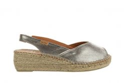 Sandały Toni Pons Bernia-P Acer Steel 204009, Srebrny, Skóra naturalna - 38. Szare sandały damskie TONI PONS, bez wzorów, z bawełny, bez obcasa, bez zapięcia. W wyprzedaży za 242.10 zł.