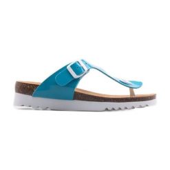 Klapki Scholl Boa Visa F31247-1007 niebieskie. Niebieskie klapki damskie na lato, bez wzorów, z materiału, bez obcasa, na obcasie, bez zapięcia. Za 242.75 zł.