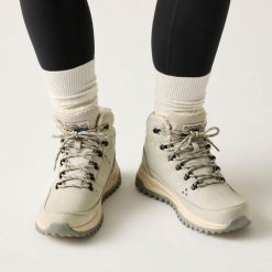 Buty trekkingowe damskie Regatta Sherbourne. Szare obuwie trekkingowe damskie Regatta, bez zapięcia. W wyprzedaży za 342.00 zł.