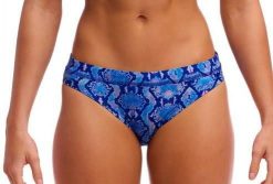 Bikini - dół od bikini Funkita Sports Brief Blue Viper. Niebieskie stroje kąpielowe damskie Funkita, l, bez wzorów, z elastanu. Za 129.00 zł.
