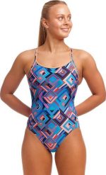 Karl Lagerfeld Strój kąpielowy damski jednoczęściowy na basen plażę Funkita R.D36. Stroje kąpielowe damskie KARL LAGERFELD, bez wzorów. Za 259.00 zł.
