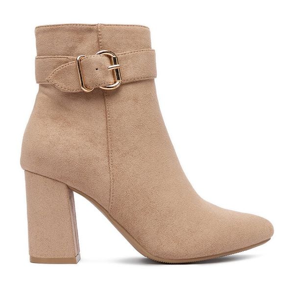 Botki DeeZee. Brązowe botki damskie DeeZee, bez wzorów, bez obcasa, na słupku, bez zapięcia. Za 189.99 zł.