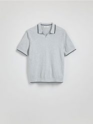 Bawełniany sweter polo - jasnoszary. Szare swetry męskie Reserved, l, bez wzorów, z bawełny, bez kołnierzyka, bez ramiączek. W wyprzedaży za 65.99 zł.