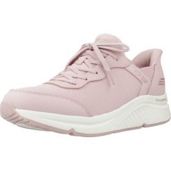 Buty SKECHERS BOBS ARCH COMFORT B Rose. Czerwone obuwie sportowe damskie Skechers, bez wzorów, z syntetyku, bez zapięcia. Za 330.99 zł.
