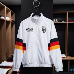 Kurtka treningowa Niemcy Biała - Rozmiar: XXL. Białe kurtki męskie HOME DELUXE, s, bez wzorów, z elastanu, eleganckie, bez kaptura. Za 262.99 zł.