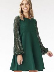 Sukienka Model A694 Bottle Green - awama. Zielone sukienki damskie Awama, l, bez wzorów, z elastanu, eleganckie, bez kołnierzyka, bez ramiączek, mini, dopasowane. Za 412.33 zł.