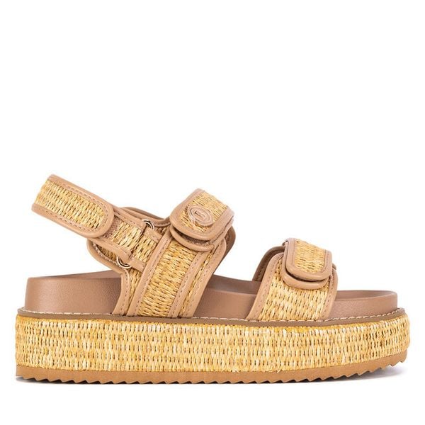 Sandały Badura. Brązowe sandały damskie Badura, bez wzorów, bez obcasa, na płaskiej podeszwie, bez zapięcia. Za 199.99 zł.