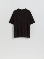 Sweter z krótkim rękawem - ciemnobrązowy. Brązowe swetry męskie Reserved, l, bez wzorów, z bawełny, bez kołnierzyka, bez ramiączek. Za 119.99 zł.