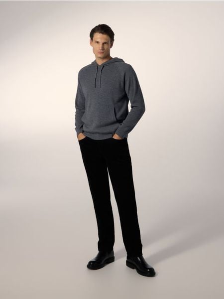 Wełniany sweter z kapturem - ciemnoszary. Szare swetry męskie Reserved, l, bez wzorów, z dzianiny, bez kołnierzyka, bez ramiączek. Za 259.99 zł.