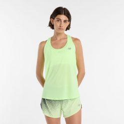 Koszulka damska New Balance WT41250AB3 – zielona. Zielone bluzki damskie New Balance, s, bez wzorów, z materiału, sportowe, bez kołnierzyka, bez ramiączek. Za 169.99 zł.