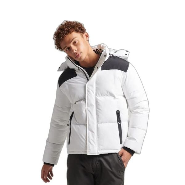 Kurtka turystyczna męska Superdry Code MTN Sport Explorer. Białe kurtki męskie Superdry, l, bez wzorów, z materiału, bez kaptura. Za 371.36 zł.