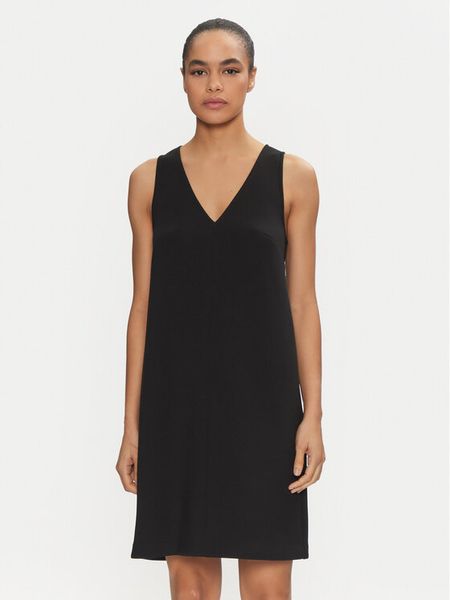 Calvin Klein Sukienka codzienna K20K208340 Czarny Regular Fit. Czarne sukienki damskie Calvin Klein, na co dzień, bez wzorów, z syntetyku, bez kołnierzyka, bez ramiączek, proste. Za 359.99 zł.