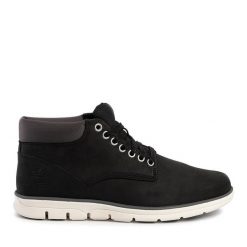 Trzewiki Timberland. Czarne botki męskie Timberland, bez wzorów, bez obcasa, bez zapięcia. Za 649.99 zł.