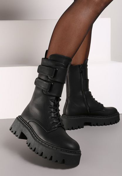 Czarne Botki na Platformie w Stylu Workerów Ozdobione Paskami na Rzep Sairona. Czarne botki damskie Renee, bez wzorów, z dzianiny, rockowe, bez obcasa, na platformie, bez zapięcia. Za 149.99 zł.
