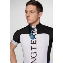 Koszulka rowerowa męska RKM155 - głęboka czerń. T-shirty męskie 4F, m, bez wzorów, bez kołnierzyka, bez ramiączek. W wyprzedaży za 99.99 zł.