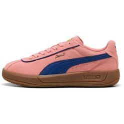 Adidasy Puma Club Klassika Sd, Kobiety. Czerwone obuwie sportowe damskie Puma, bez wzorów, z zamszu, bez zapięcia, trekkingowe. W wyprzedaży za 209.00 zł.