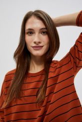 Bluza brązowa w paski. Brązowe bluzy damskie MOODO, xs, bez wzorów, z bawełny, bez ramiączek, bez kaptura. W wyprzedaży za 26.99 zł.