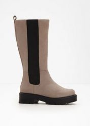 Kozaki. Czarne kozaki damskie bonprix, bez wzorów, bez obcasa, bez zapięcia. Za 219.99 zł.