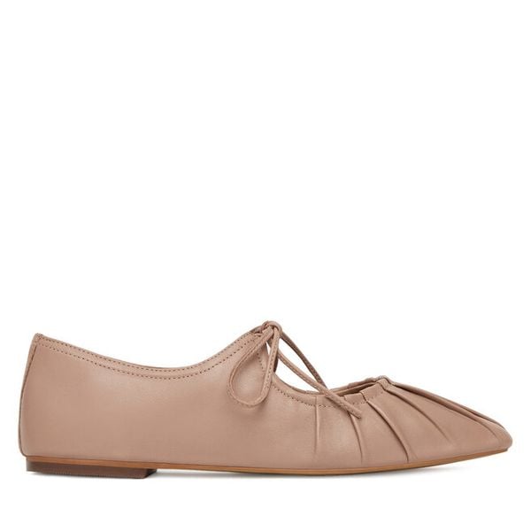 Półbuty GINO ROSSI. Brązowe półbuty damskie Gino Rossi, bez wzorów, bez obcasa, na płaskiej podeszwie, bez zapięcia. Za 299.99 zł.