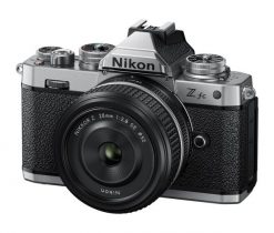 Nikon Z fc + NIKKOR Z 28mm f/2.8 SE. Aparaty bezlusterkowce NIKON. Za 4,159.00 zł.