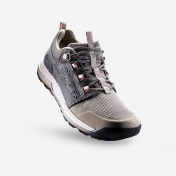 Buty turystyczne damskie Quechua NH500 skóra. Brązowe obuwie trekkingowe damskie QUECHUA, z kauczuku, bez zapięcia. Za 199.99 zł.