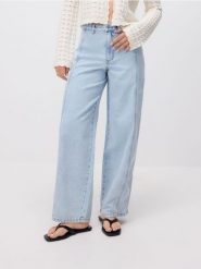 Jeansy wide leg z przeszyciami - niebieski. Niebieskie jeansy damskie Reserved, bez wzorów, z bawełny. W wyprzedaży za 69.99 zł.