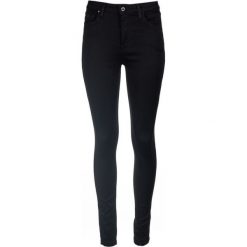Pepe Jeans jeansy damskie Regent 27/30, czarne. Czarne jeansy damskie Pepe Jeans, bez wzorów, z jeansu, z podwyższonym stanem. W wyprzedaży za 169.00 zł.