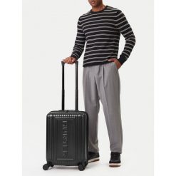 Walizka kabinowa Hunter. Czarne walizki damskie Hunter, bez wzorów. Za 299.99 zł.