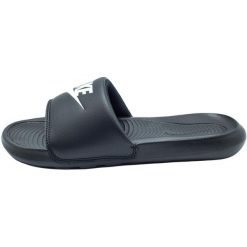 Klapki męskie Nike Victory One Lide. Czarne klapki męskie Nike, bez wzorów, z materiału, bez zapięcia. Za 308.00 zł.