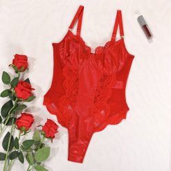 Body z wycięciem na miseczkach na romantyczne wieczory Adelind. Czarne body Intica, bez wzorów, z materiału. Za 99.00 zł.