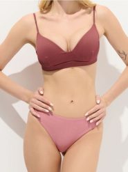 Dół od bikini - różowy. Czerwone stroje kąpielowe damskie Sinsay, l, bez wzorów. W wyprzedaży za 7.99 zł.