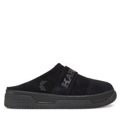 Klapki Karl Kani. Czarne klapki damskie Karl Kani, bez wzorów, bez obcasa, bez zapięcia. Za 189.99 zł.