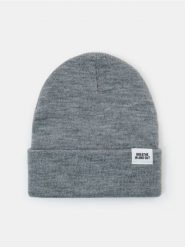 Czapka beanie z naszywką - szary. Szare czapki damskie Sinsay, z aplikacjami. Za 9.99 zł.