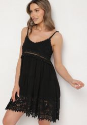Czarna Rozkloszowana Sukienka w Haftowany Wzór Mavironne. Czarne sukienki damskie Born2be, na imprezę, s, bez wzorów, eleganckie, bez kołnierzyka, bez ramiączek, mini, rozkloszowane. Za 89.99 zł.