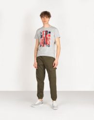 Pepe Jeans T-shirt "Davy" | PM507739 | Davy | Mężczyzna | Szary. Szare t-shirty męskie Pepe Jeans, m, bez wzorów, z bawełny, bez kołnierzyka, bez ramiączek. W wyprzedaży za 99.00 zł.