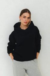 BLUZA RITA CZARNA M - Flawless. Czarne bluzy damskie Flawless, na zimę, l, bez wzorów, z bawełny, bez ramiączek, bez kaptura. Za 339.00 zł.