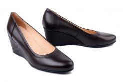 BIOECO BY ARKA 5899 2961+2763 czekolada, czółenka damskie. Brązowe czółenka damskie Bioeco by Arka, bez wzorów, ze skóry, bez obcasa, na koturnie, bez zapięcia. Za 331.41 zł.