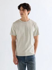 MESKA KOSZULKA WRANGLER SS SOLID TEE OAT MEL 112378012. T-shirty męskie Wrangler, m, bez wzorów, bez kołnierzyka, bez ramiączek. Za 69.99 zł.