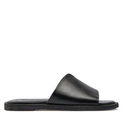 Klapki Tamaris. Czarne klapki damskie Tamaris, bez wzorów, bez obcasa, bez zapięcia. Za 269.99 zł.