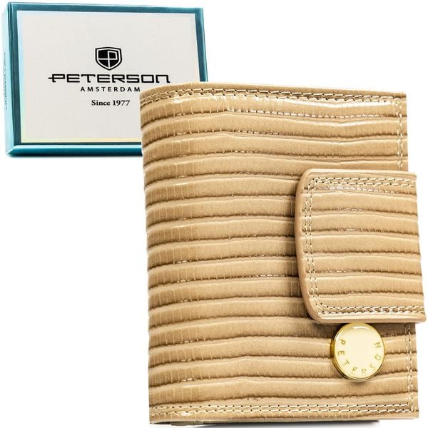 Beżowy portfel damski zamykany na bigiel i zatrzask, pokryty wzorem w plecionkę Peterson PTN PS329-CRV. Brązowe portfele damskie Peterson, ze skóry. Za 106.99 zł.