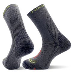 Skarpety sportowe z wełną merino Teko ecoHIKE Discovery Light Half Cushion 2.0. Zielone skarpety męskie TEKO, bez wzorów, z materiału. Za 63.00 zł.