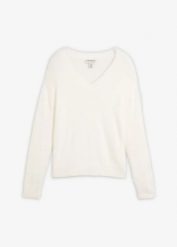 Sweter o pluszowej fakturze z wiskozą. Czarne swetry nierozpinane damskie bonprix, bez wzorów, z wiskozy, klasyczne, bez kołnierzyka, bez ramiączek. Za 79.99 zł.