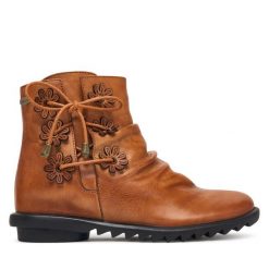 Botki Laura Vita. Brązowe botki damskie Laura Vita, bez wzorów, bez obcasa, na płaskiej podeszwie, bez zapięcia. Za 559.99 zł.